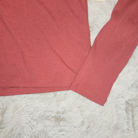 Aritzia Wilfred Rosy Red Ribbed V-Neck Top - Small NWT - Picture 6 of 8